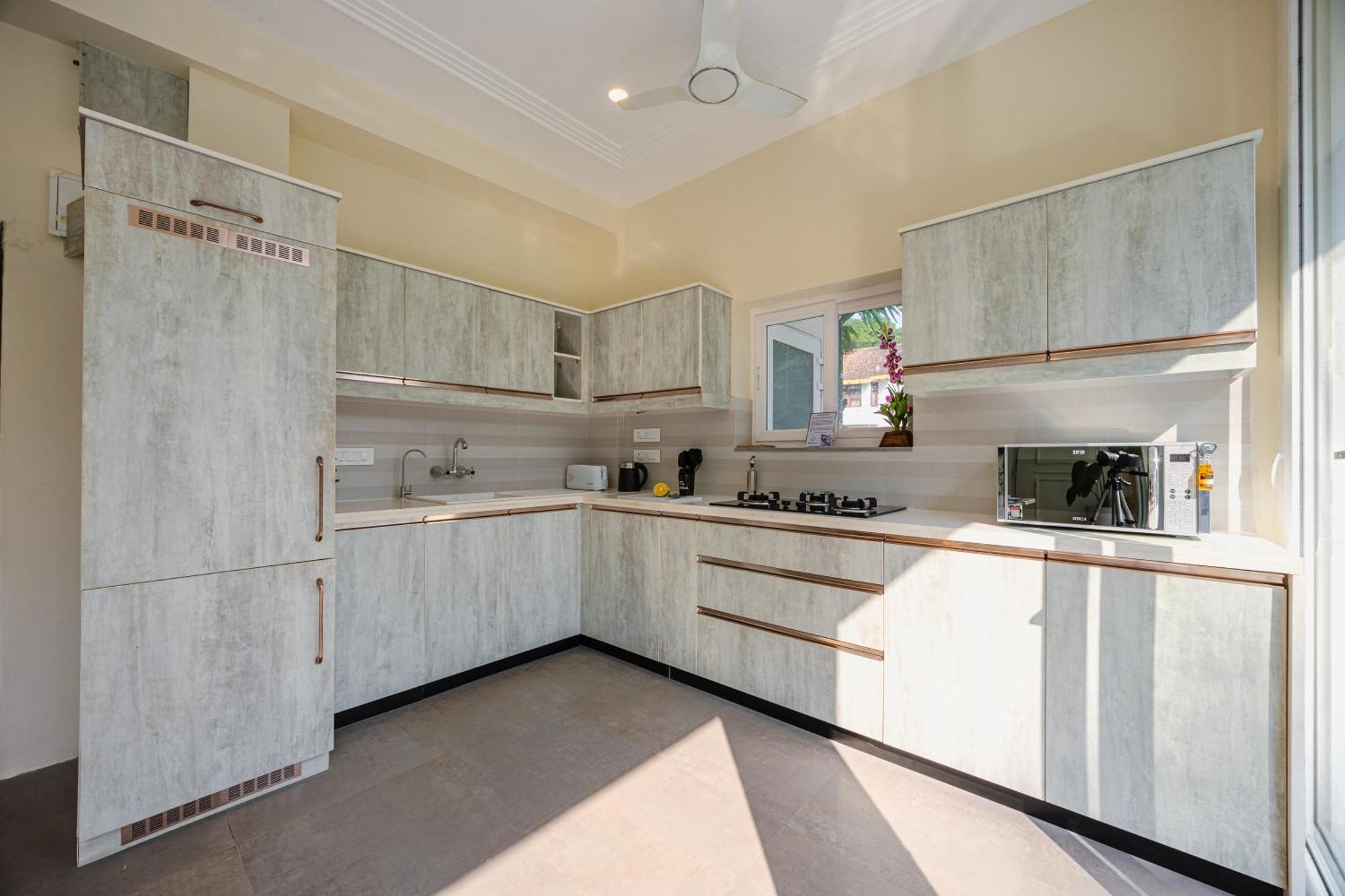Elivaas 4 Bhk Villa Near Beach With Private Pool & Bar - Casa Boa Vida แคนโดลิม ภายนอก รูปภาพ