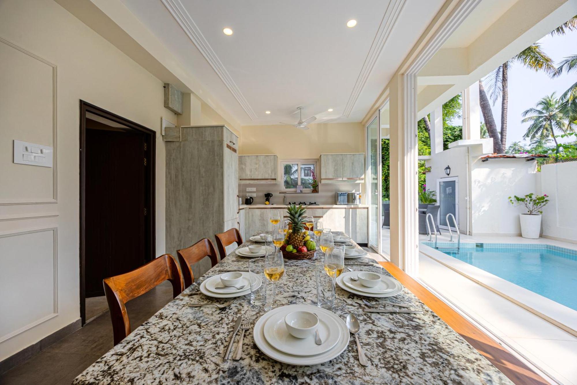Elivaas 4 Bhk Villa Near Beach With Private Pool & Bar - Casa Boa Vida แคนโดลิม ภายนอก รูปภาพ