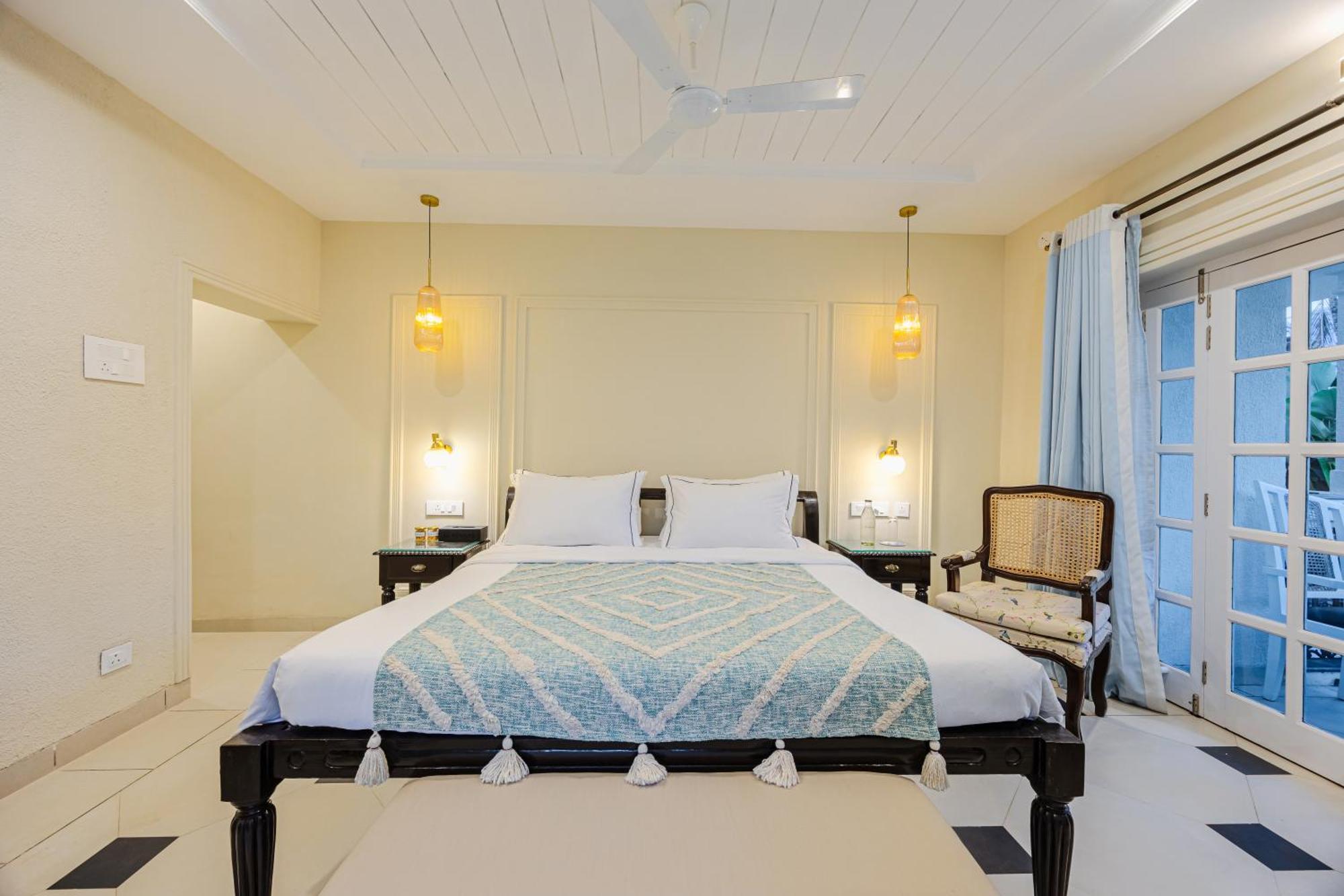 Elivaas 4 Bhk Villa Near Beach With Private Pool & Bar - Casa Boa Vida แคนโดลิม ภายนอก รูปภาพ