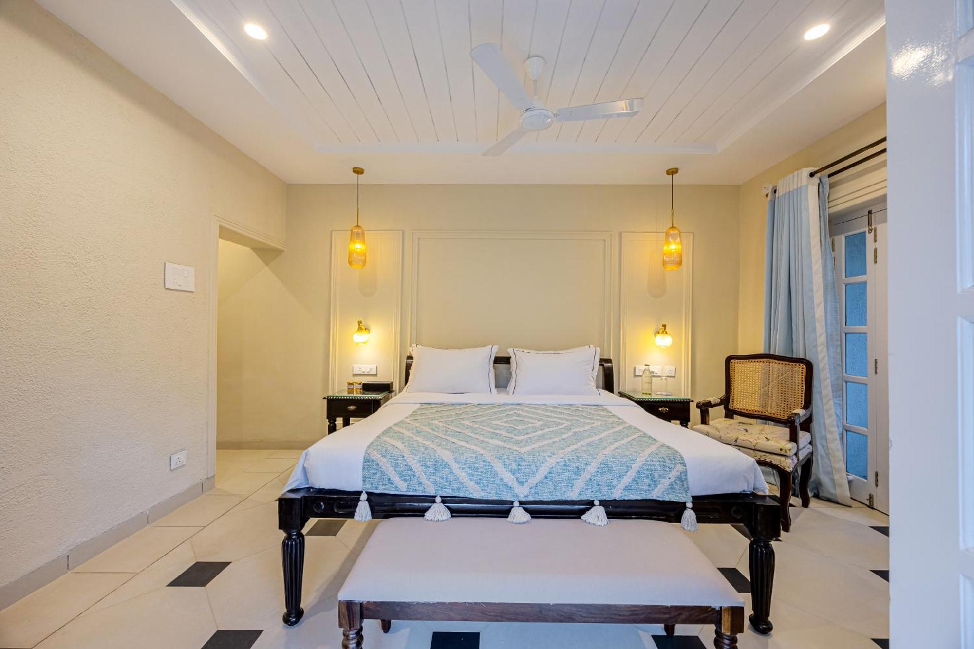 Elivaas 4 Bhk Villa Near Beach With Private Pool & Bar - Casa Boa Vida แคนโดลิม ภายนอก รูปภาพ