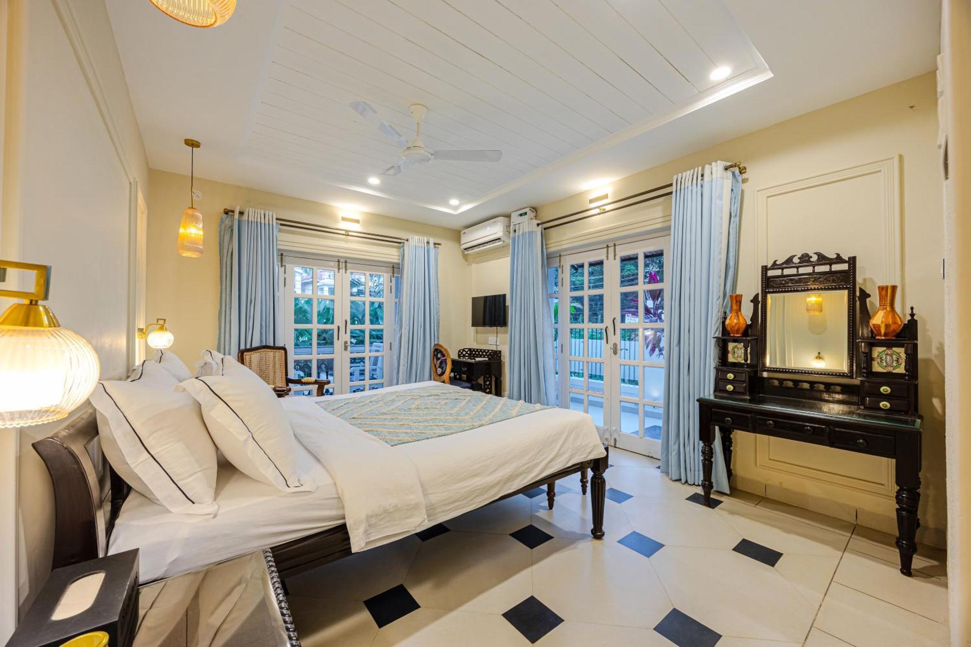 Elivaas 4 Bhk Villa Near Beach With Private Pool & Bar - Casa Boa Vida แคนโดลิม ภายนอก รูปภาพ
