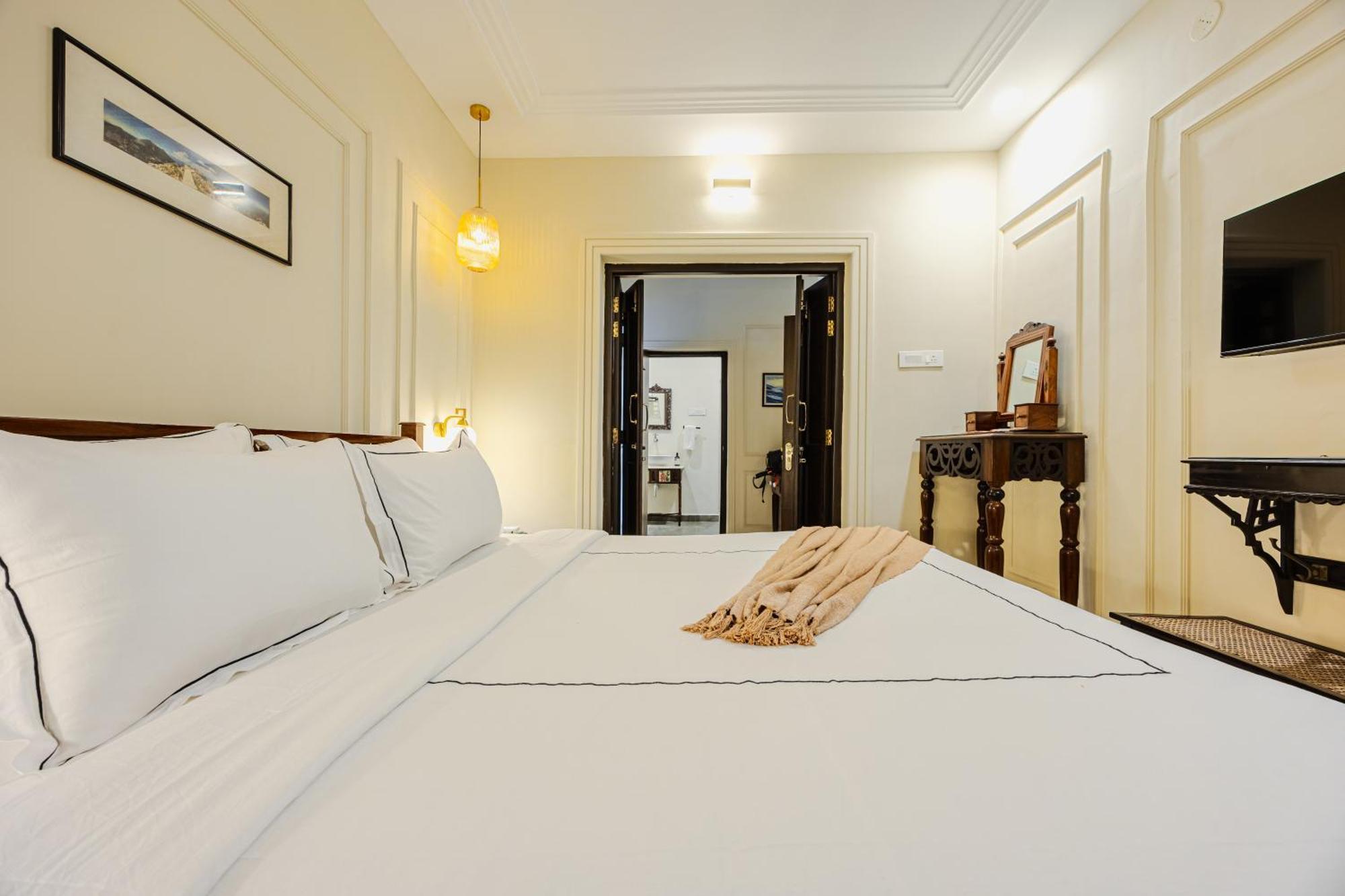 Elivaas 4 Bhk Villa Near Beach With Private Pool & Bar - Casa Boa Vida แคนโดลิม ภายนอก รูปภาพ