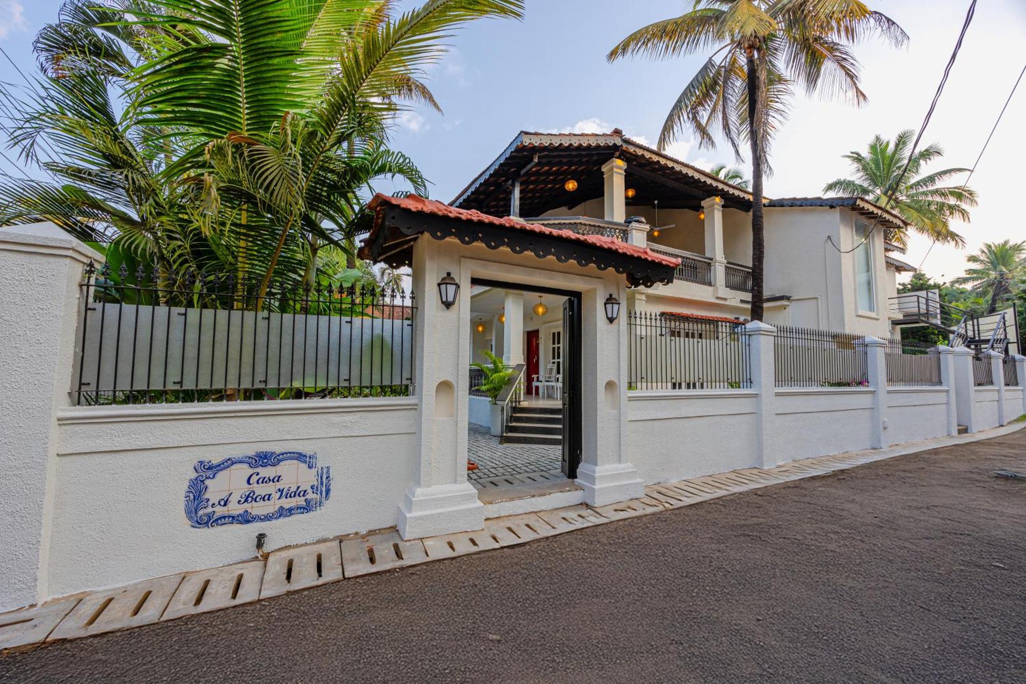 Elivaas 4 Bhk Villa Near Beach With Private Pool & Bar - Casa Boa Vida แคนโดลิม ภายนอก รูปภาพ